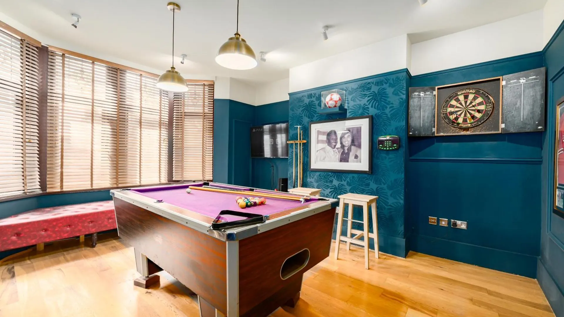 City Retreat, Spacious 4 Bed House, Games Room, Parking, Hot Tub & Bbq كارديف بيت للعطل