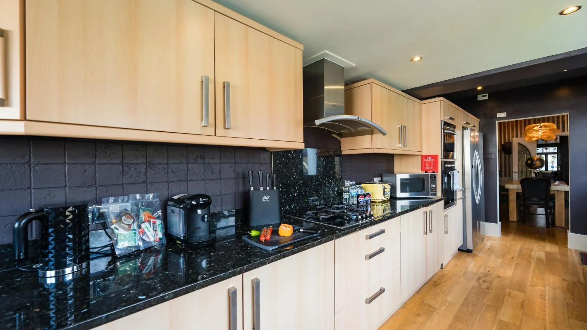 City Retreat, Spacious 4 Bed House, Games Room, Parking, Hot Tub & Bbq كارديف المملكة المتحدة