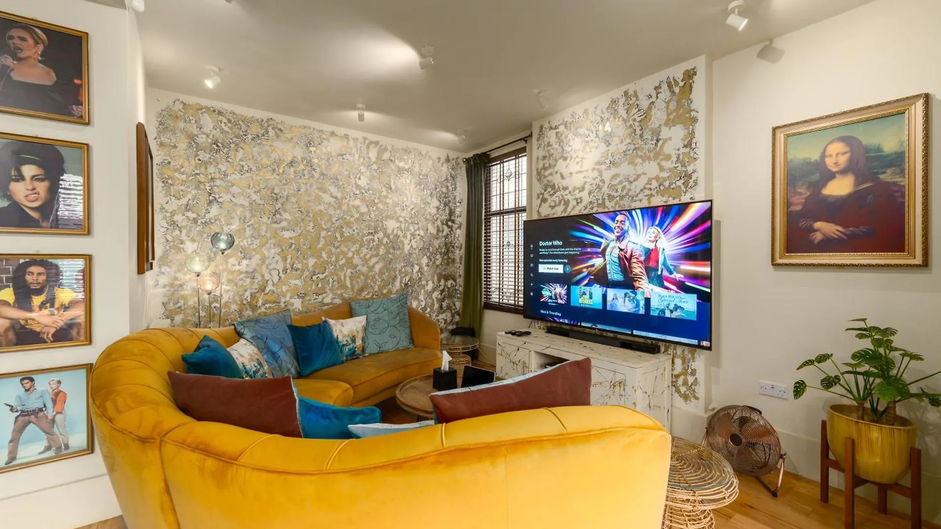 بيت للعطل City Retreat, Spacious 4 Bed House, Games Room, Parking, Hot Tub & Bbq كارديف